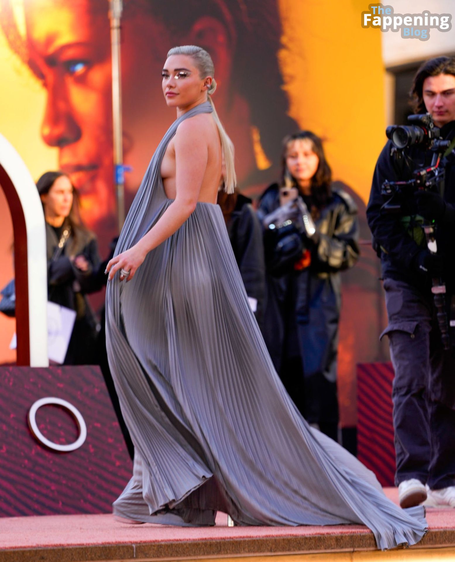 florence-pugh-braless-side-boobs-dune-part-two-premiere-nyc-26-thefappeningblog.com_.jpg