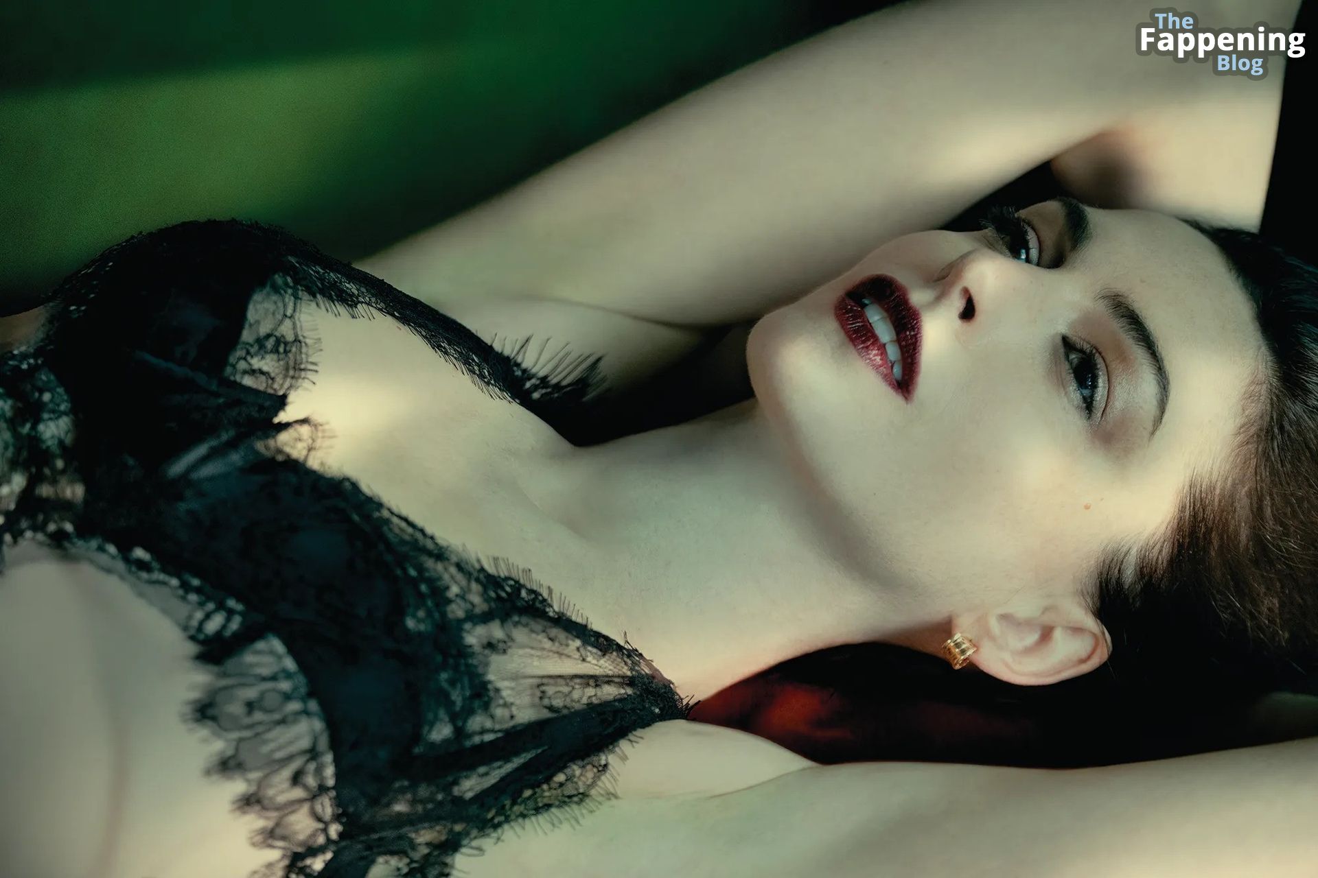 Anne-Hathaway-Sexy-6-The-Fappening-Blog.jpg