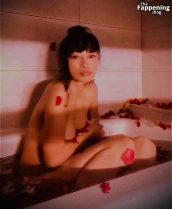 Bai Ling / RealBaiLing / iambailing Nude Leaks Photo 3100