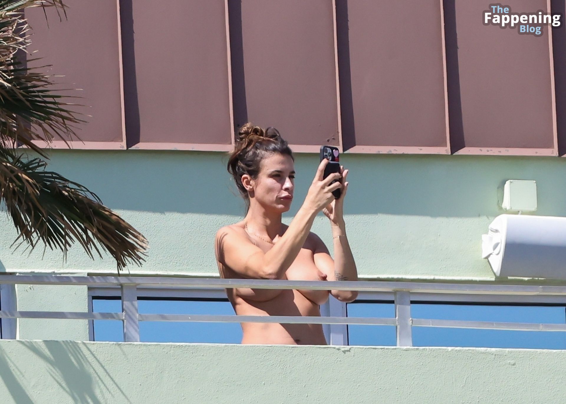 Elisabetta Canalis Displays Her Nude Boobs in Miami (23 Photos)