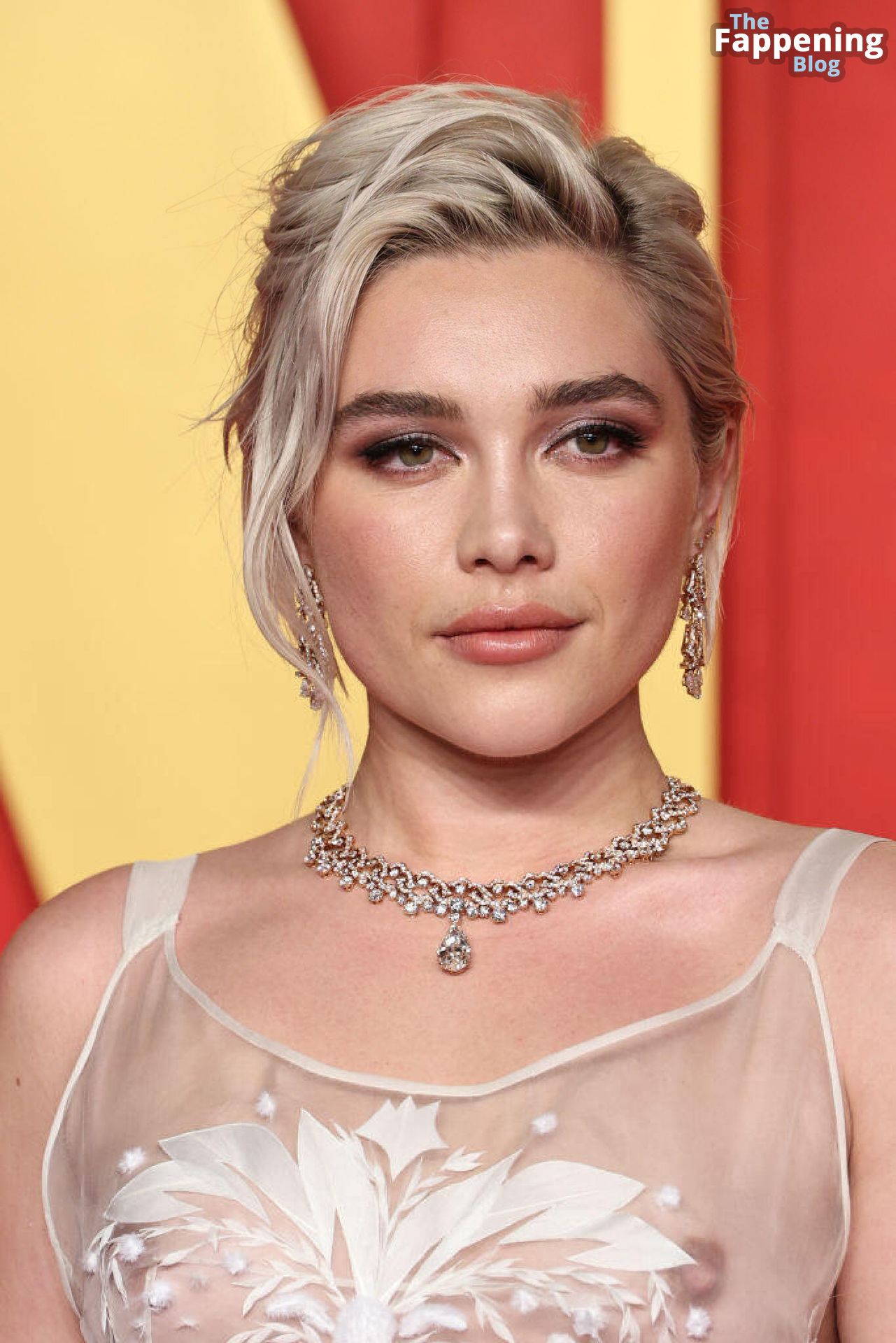 Florence Pugh Flashes Her Nude Tits at the 2024 Vanity Fair Oscar Party (66 Photos)
