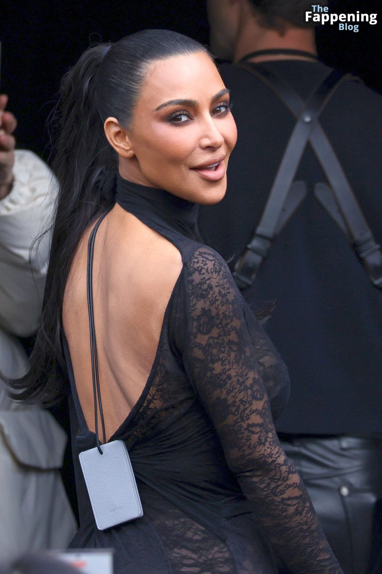 Kim-Kardashian-Balenciaga-Paris-Fashion-Show-Big-Ass-Curvy-Body-1-thefappeningblog.com_.jpg