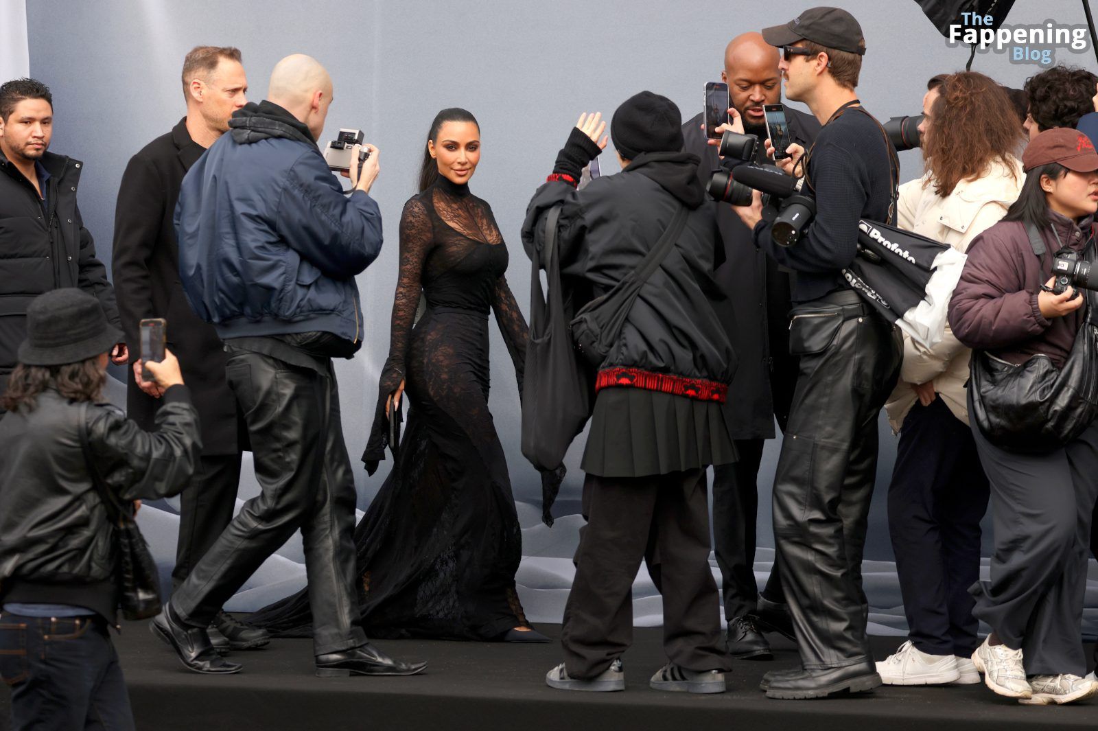 Kim-Kardashian-Balenciaga-Paris-Fashion-Show-Big-Ass-Curvy-Body-2-thefappeningblog.com_.jpg