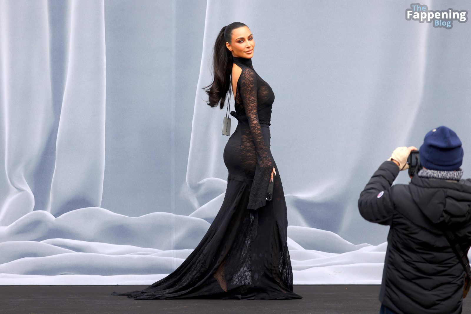 Kim-Kardashian-Balenciaga-Paris-Fashion-Show-Big-Ass-Curvy-Body-7-thefappeningblog.com_.jpg