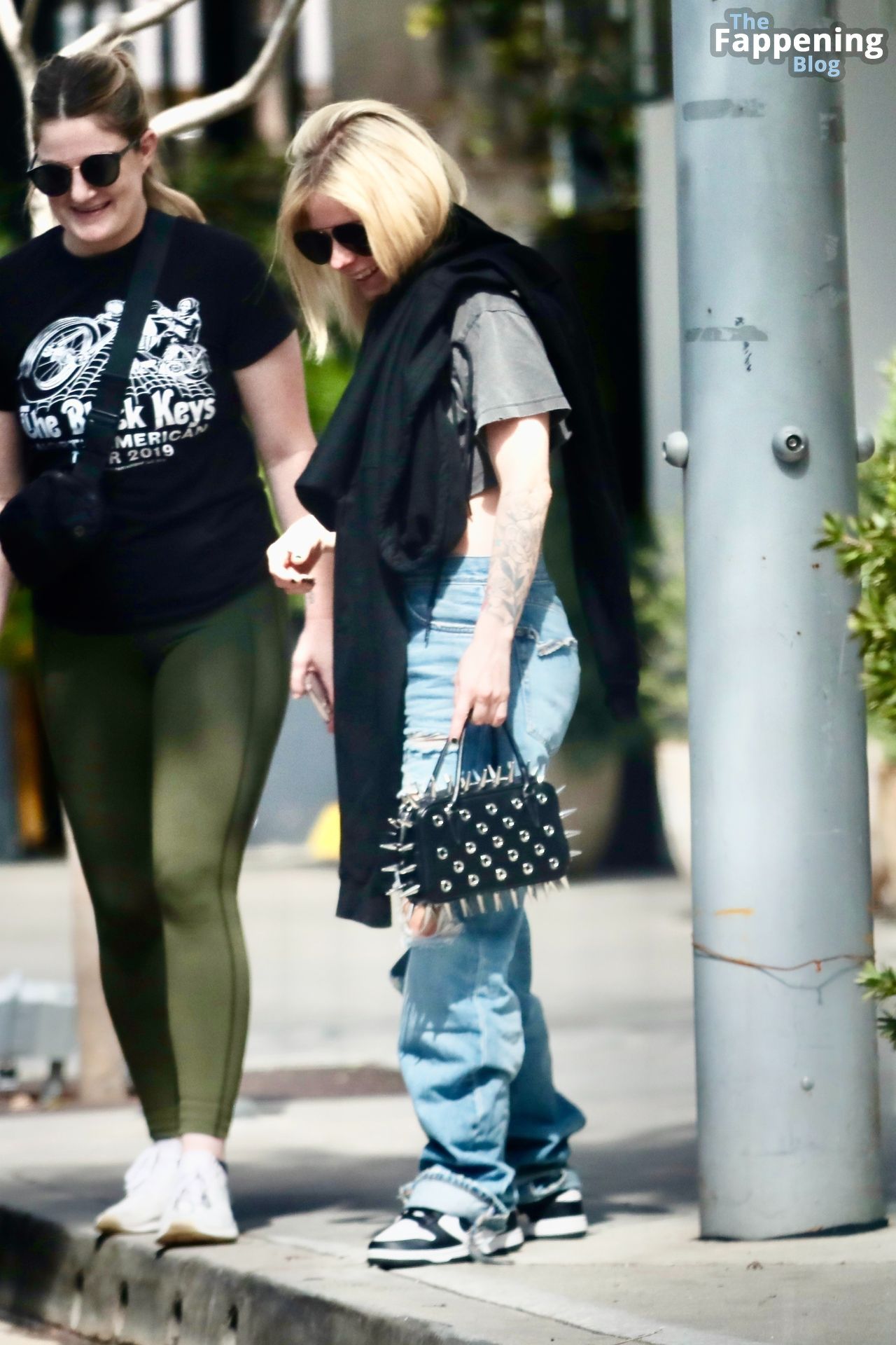 Avril Lavigne is All Smiles Ahead of a Shopping Trip in Beverly Hills (17 Photos)