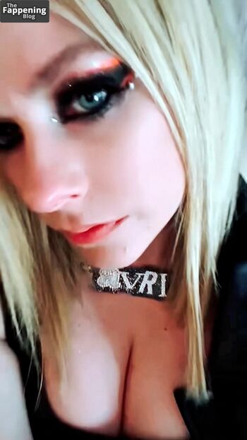 Avril Lavigne / avrillavigne Nude Leaks Photo 2030