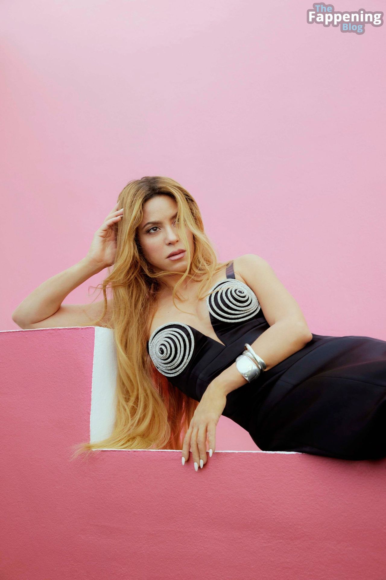Shakira Sexy – Allure Magazine (7 Photos)
