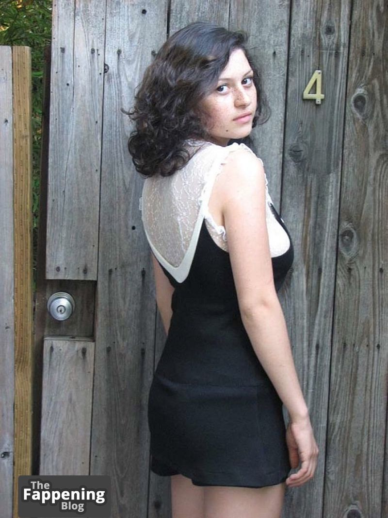 Alia-Shawkat-Nude-and-Sexy-Photo-Collection-458-thefappeningblog.com_.jpg