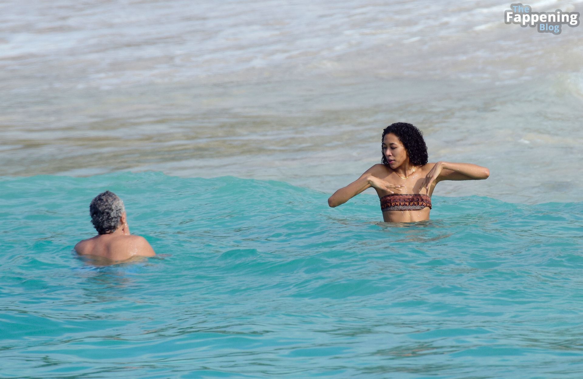 Aoki Lee Simmons Enjoys Her Romantic Vacation (60 Photos)