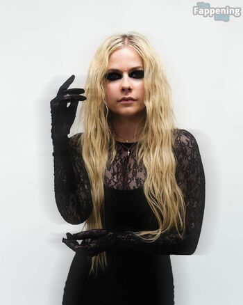 Avril Lavigne / avrillavigne Nude Leaks Photo 2036