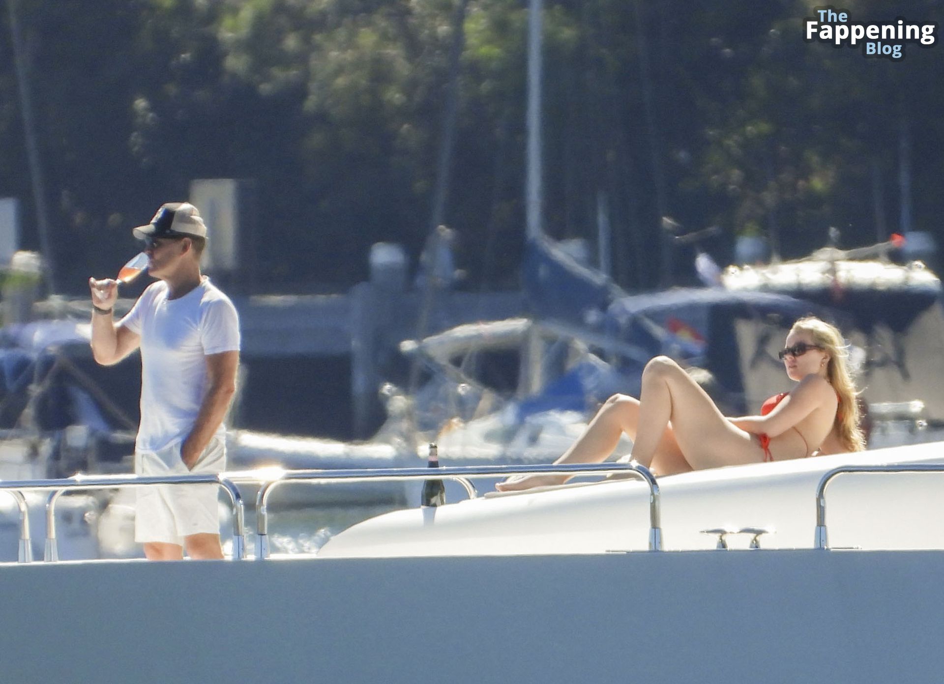 Jemma Donovan Enjoys a Day on Sydney Harbour Aboard a Luxury Yacht with Her Father (21 Photos)