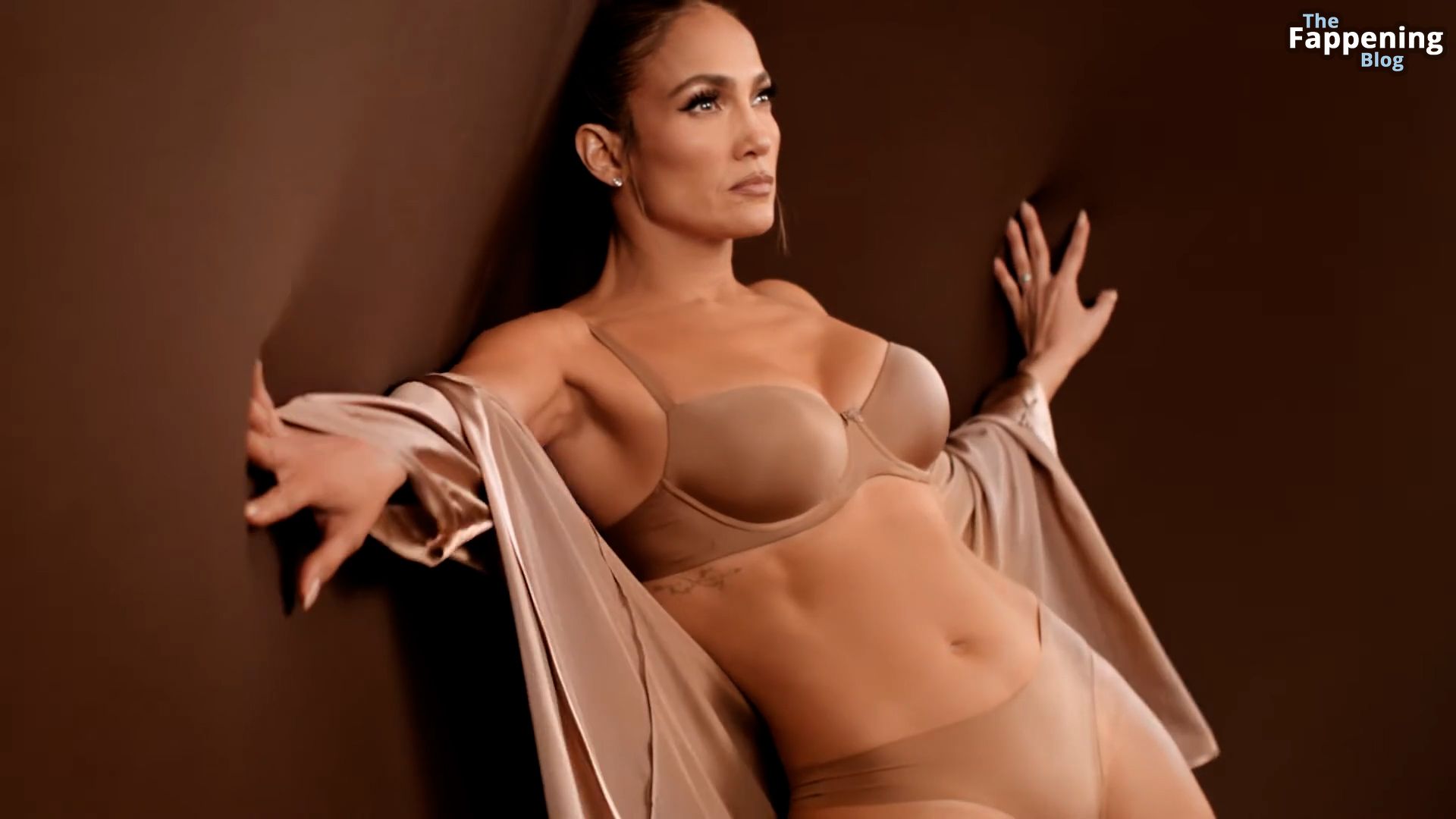 Jennifer-Lopez-Sexy-17-thefappeningblog.com_.jpg