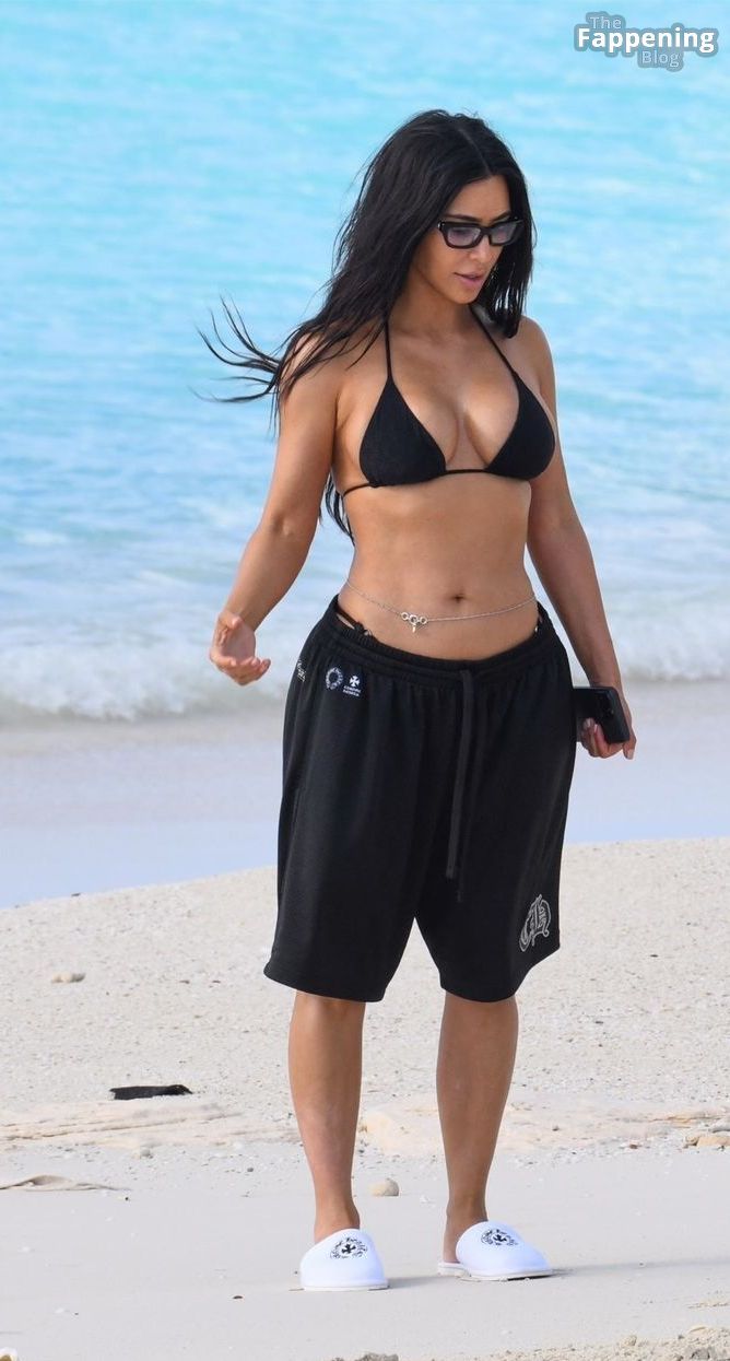 Kim Kardashian Enjoys Her Vacation in the Turks and Caicos (60 Photos)