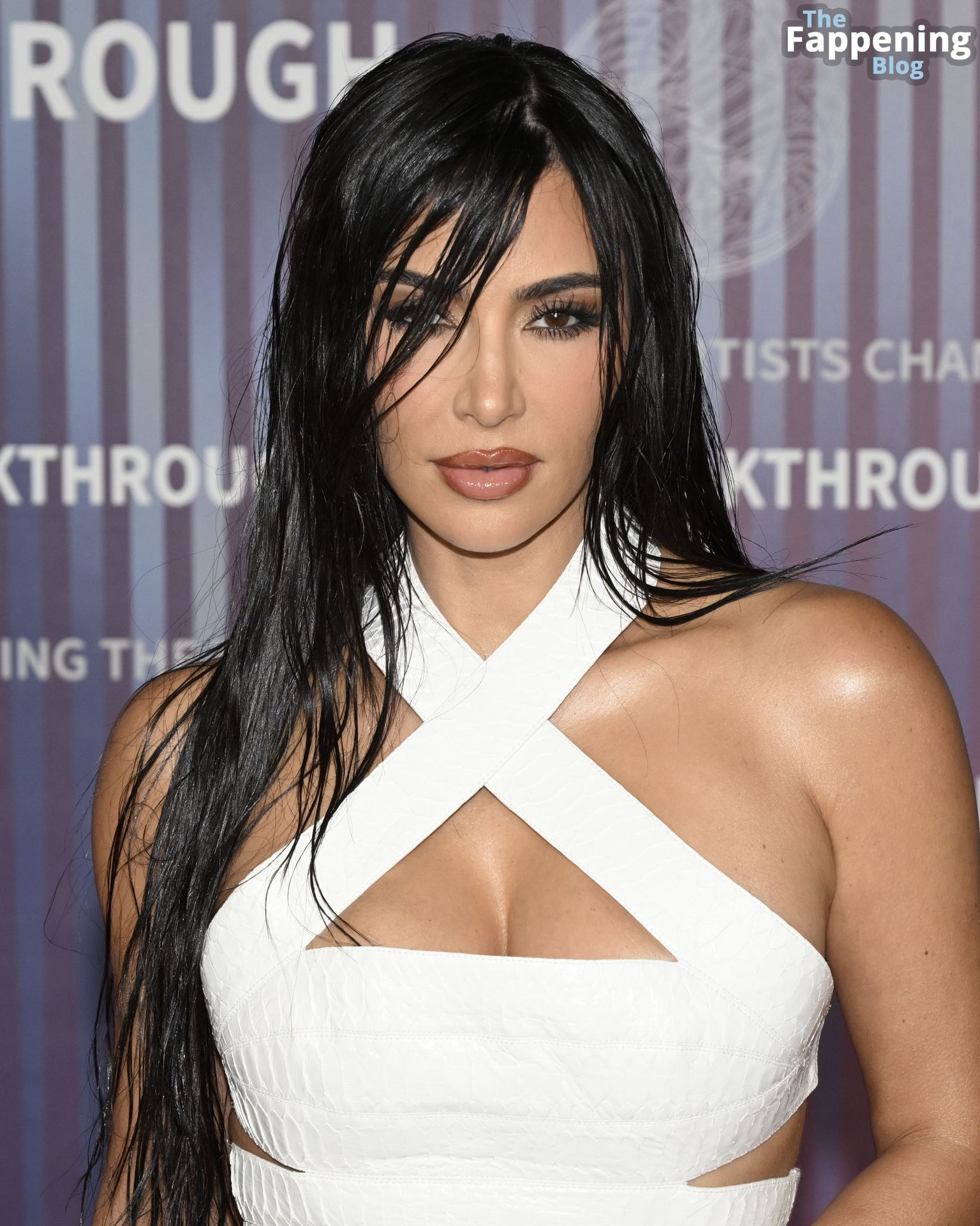 Kim-Kardashian-37-thefappeningblog.com_-1.jpg