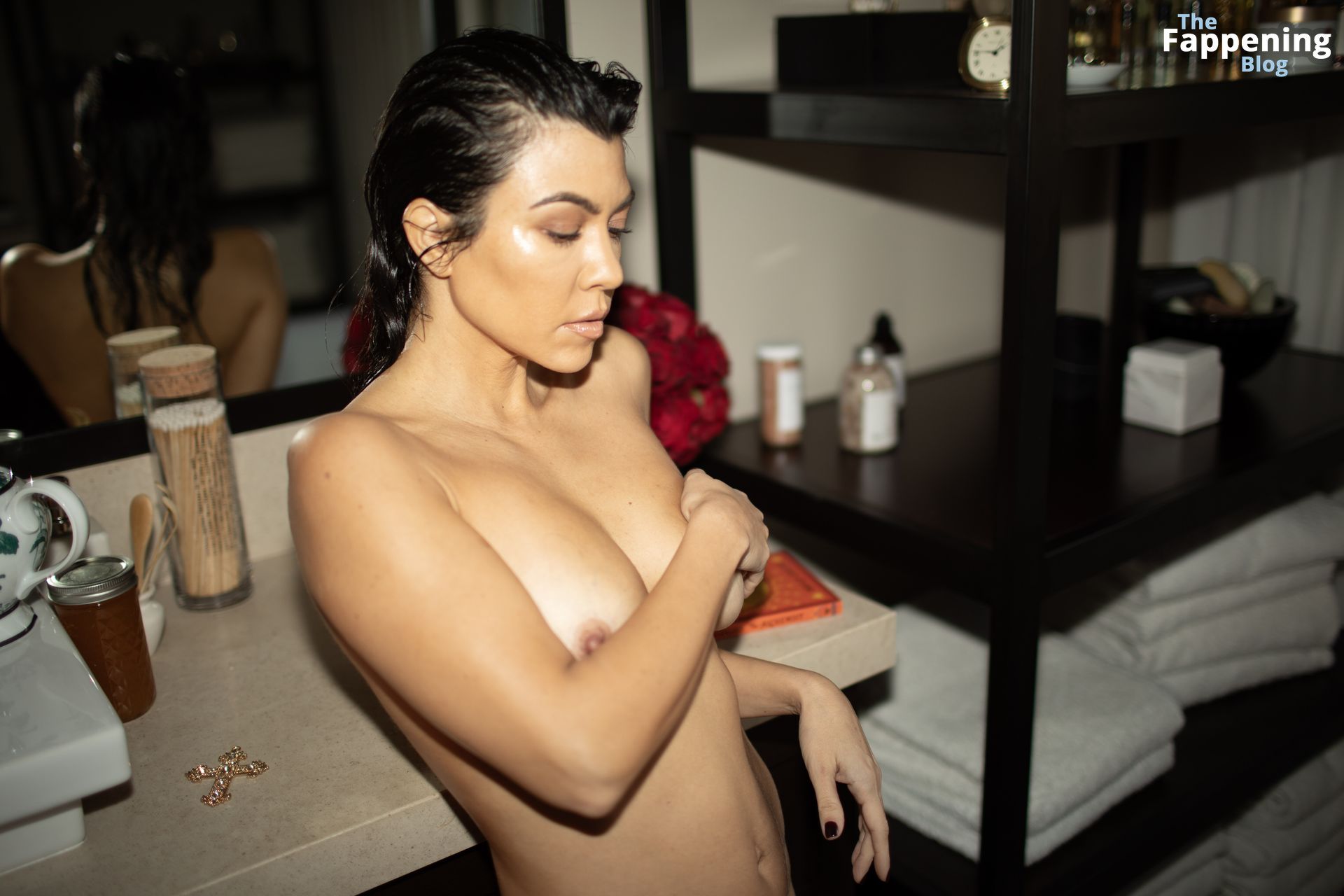 Kourtney-Kardashian-Nude-Leaked-26-The-Fappening-Blog.jpg