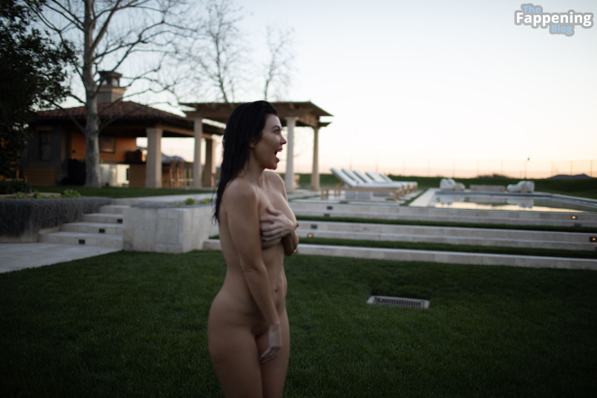 Kourtney-Kardashian-Nude-Leaked-40-The-Fappening-Blog.jpg