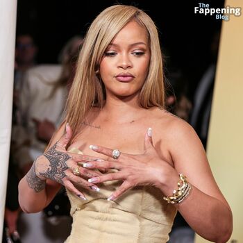 Rihanna / badgalriri Nude Leaks OnlyFans Photo 11708