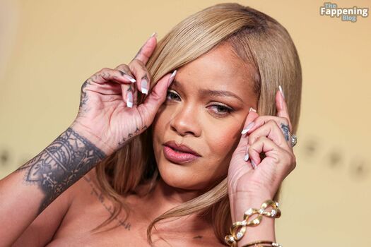Rihanna / badgalriri Nude Leaks OnlyFans Photo 11723