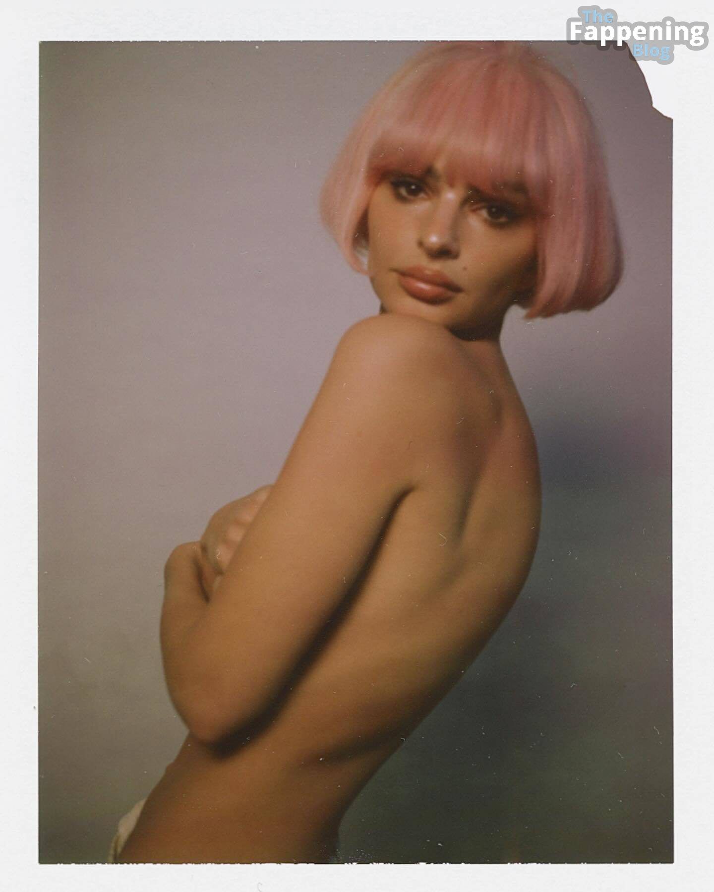 emily-ratajkowski-topless-erotic-shoot-6-thefappeningblog.com_.jpg