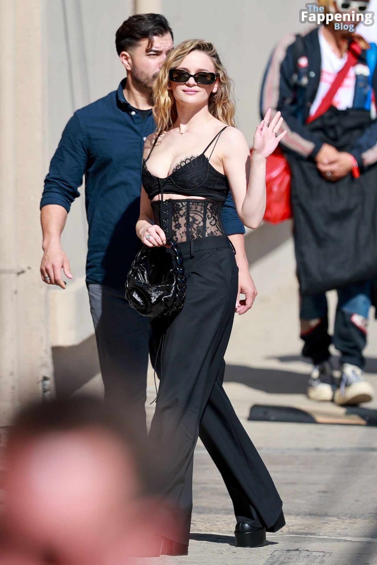 joey-king-boobs-outfit-jimmy-kimmel-live-15-thefappeningblog.com_.jpg