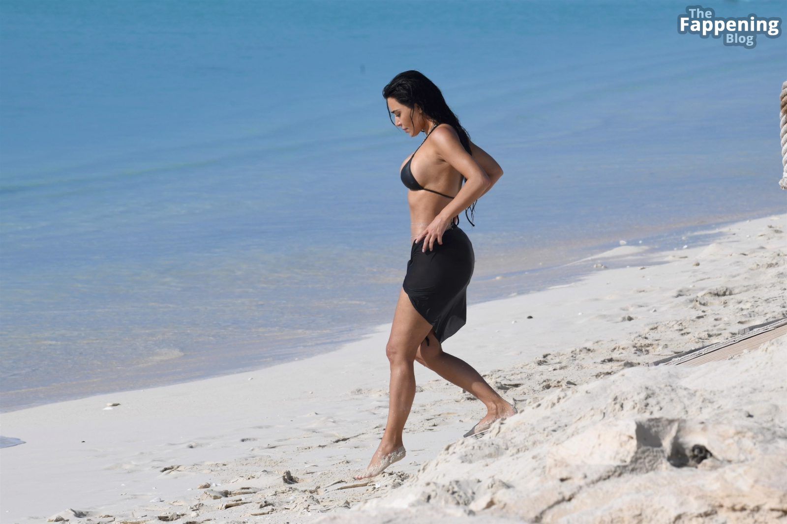 kim-kardashian-black-bikini-turks-and-caicos-10-thefappeningblog.com_.jpg