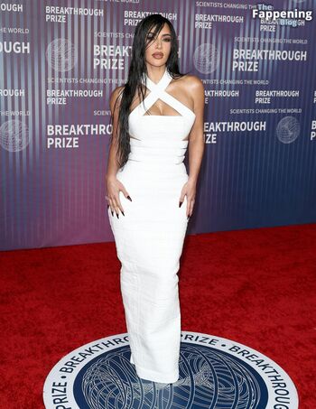 Kim Kardashian / Khloé Kardashian / Kourtney Kardashian / kimkadarshian / kimkardashian Nude Leaks OnlyFans Photo 17418