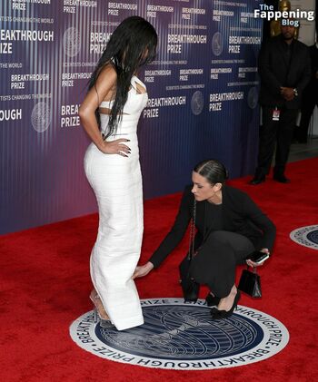 Kim Kardashian / Khloé Kardashian / Kourtney Kardashian / kimkadarshian / kimkardashian Nude Leaks OnlyFans Photo 17424