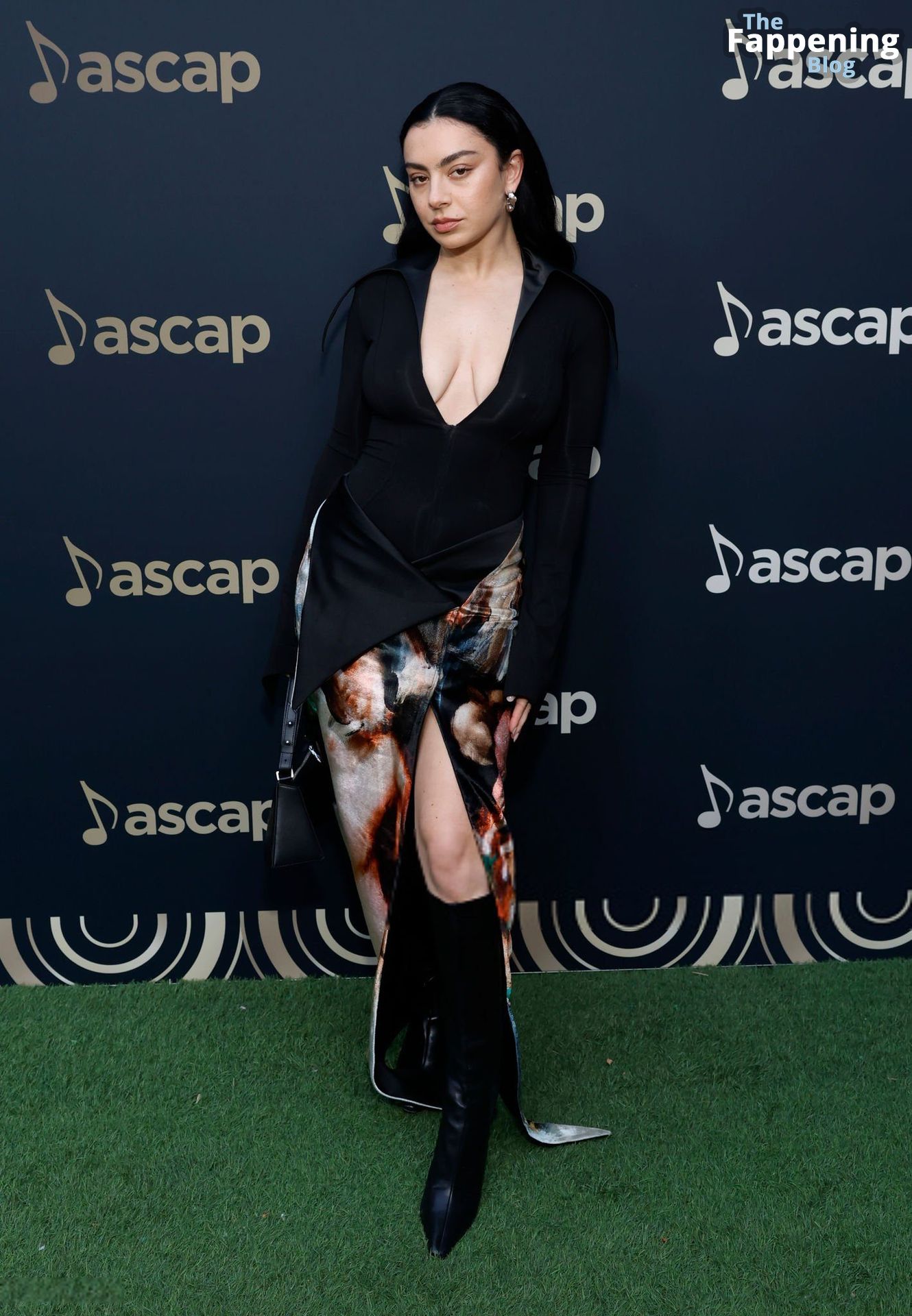 charli-xcx-braless-cleavage-ascap-pop-music-awards-1-thefappeningblog.com_.jpg