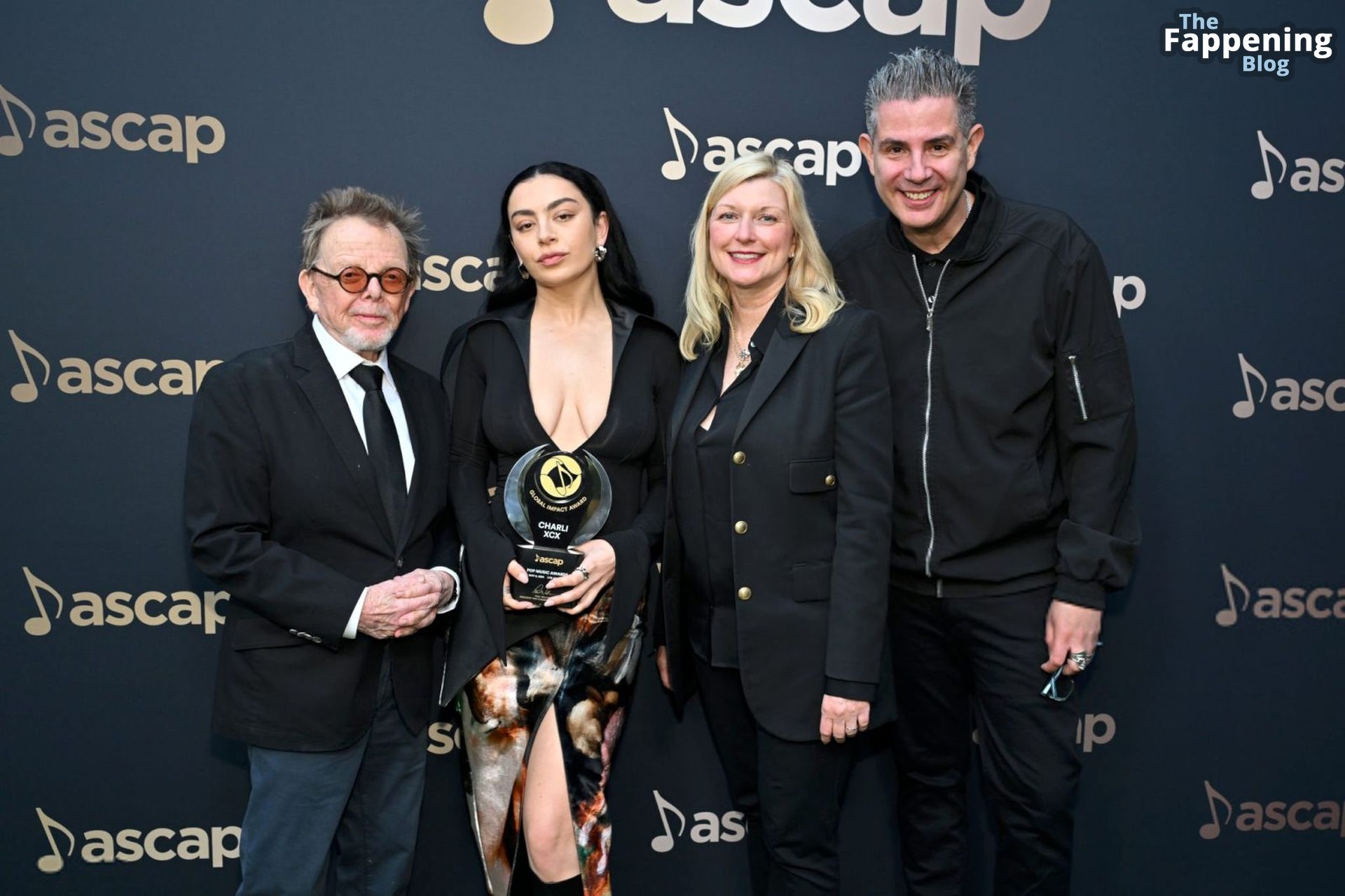 charli-xcx-braless-cleavage-ascap-pop-music-awards-12-thefappeningblog.com_.jpg