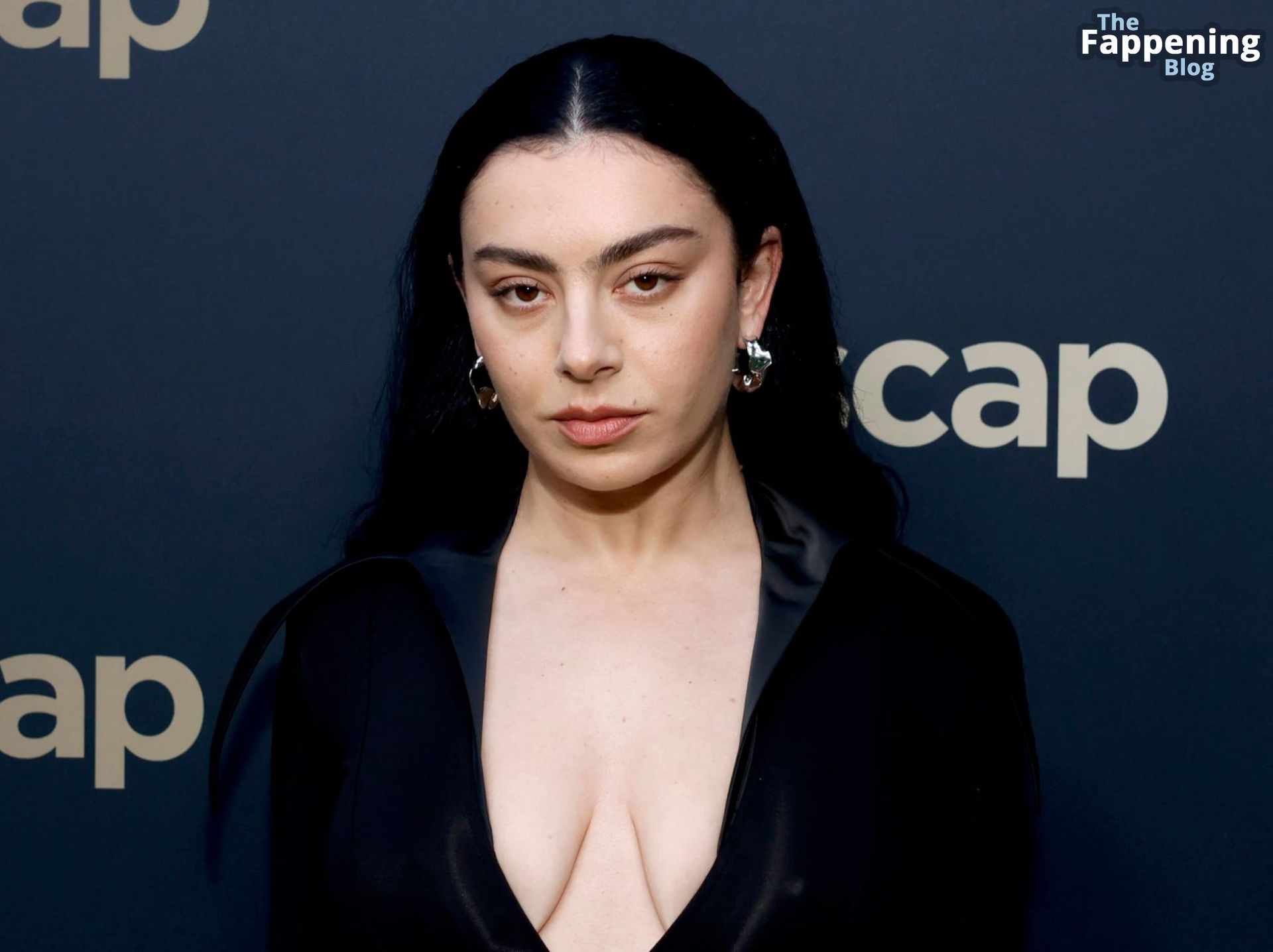 charli-xcx-braless-cleavage-ascap-pop-music-awards-3-thefappeningblog.com_.jpg