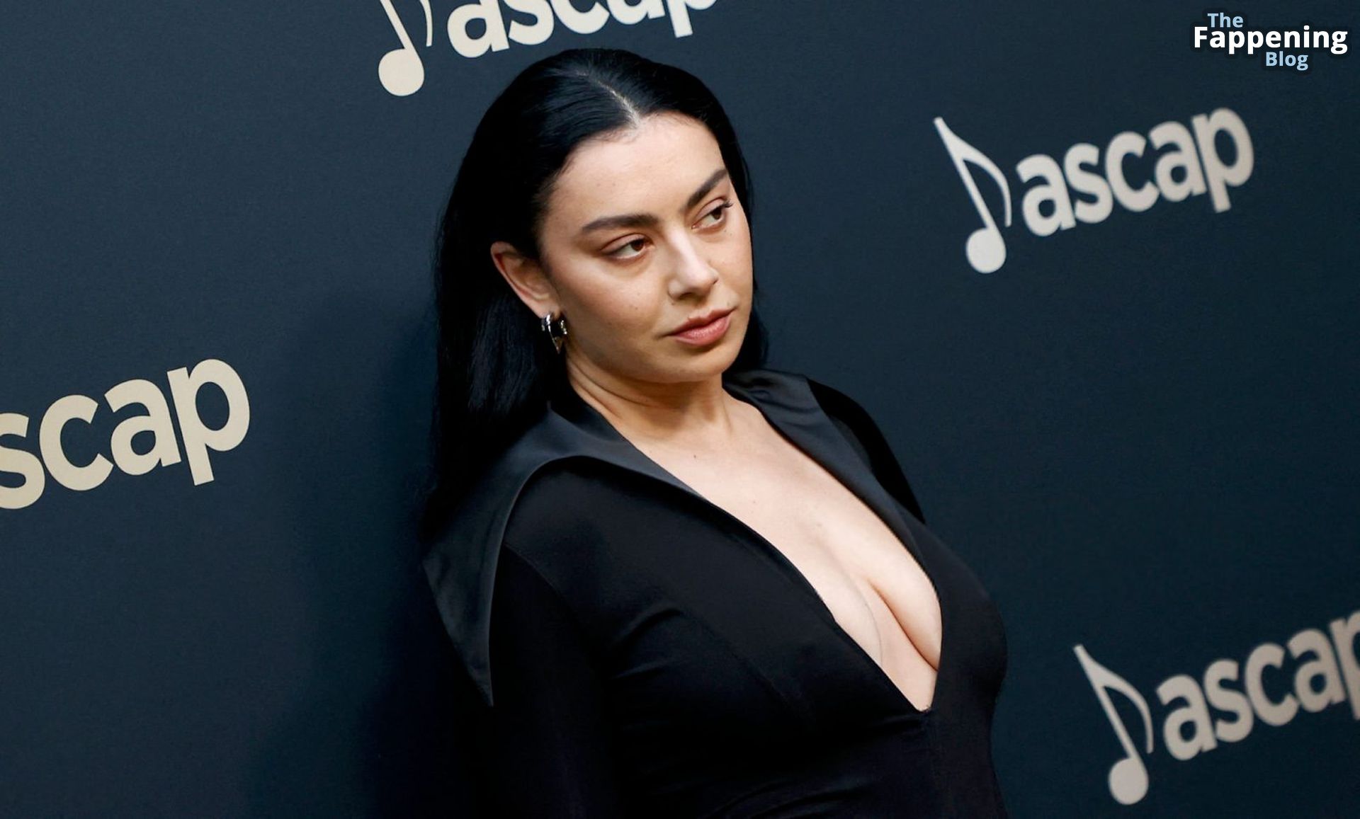 charli-xcx-braless-cleavage-ascap-pop-music-awards-7-thefappeningblog.com_.jpg