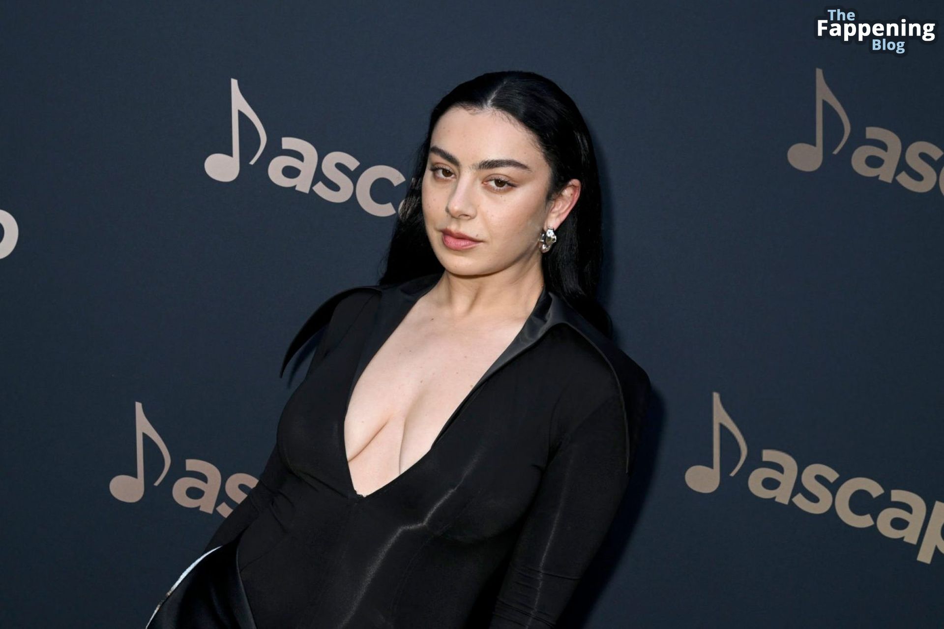 charli-xcx-braless-cleavage-ascap-pop-music-awards-9-thefappeningblog.com_.jpg