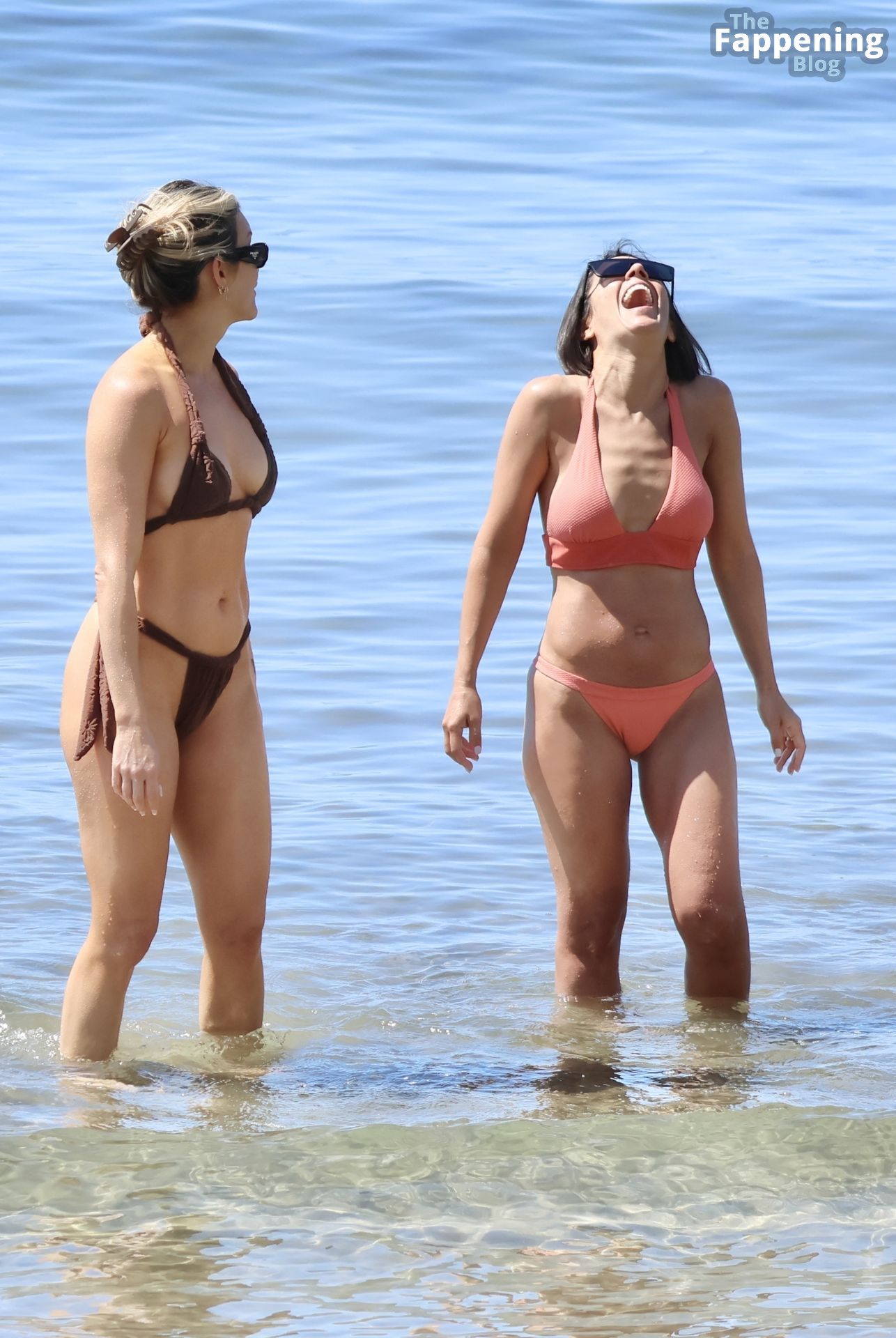 🔴 Janette Manrara & Ashley Roberts Laugh and Joke on the Beach in Marbella (74 Photos)