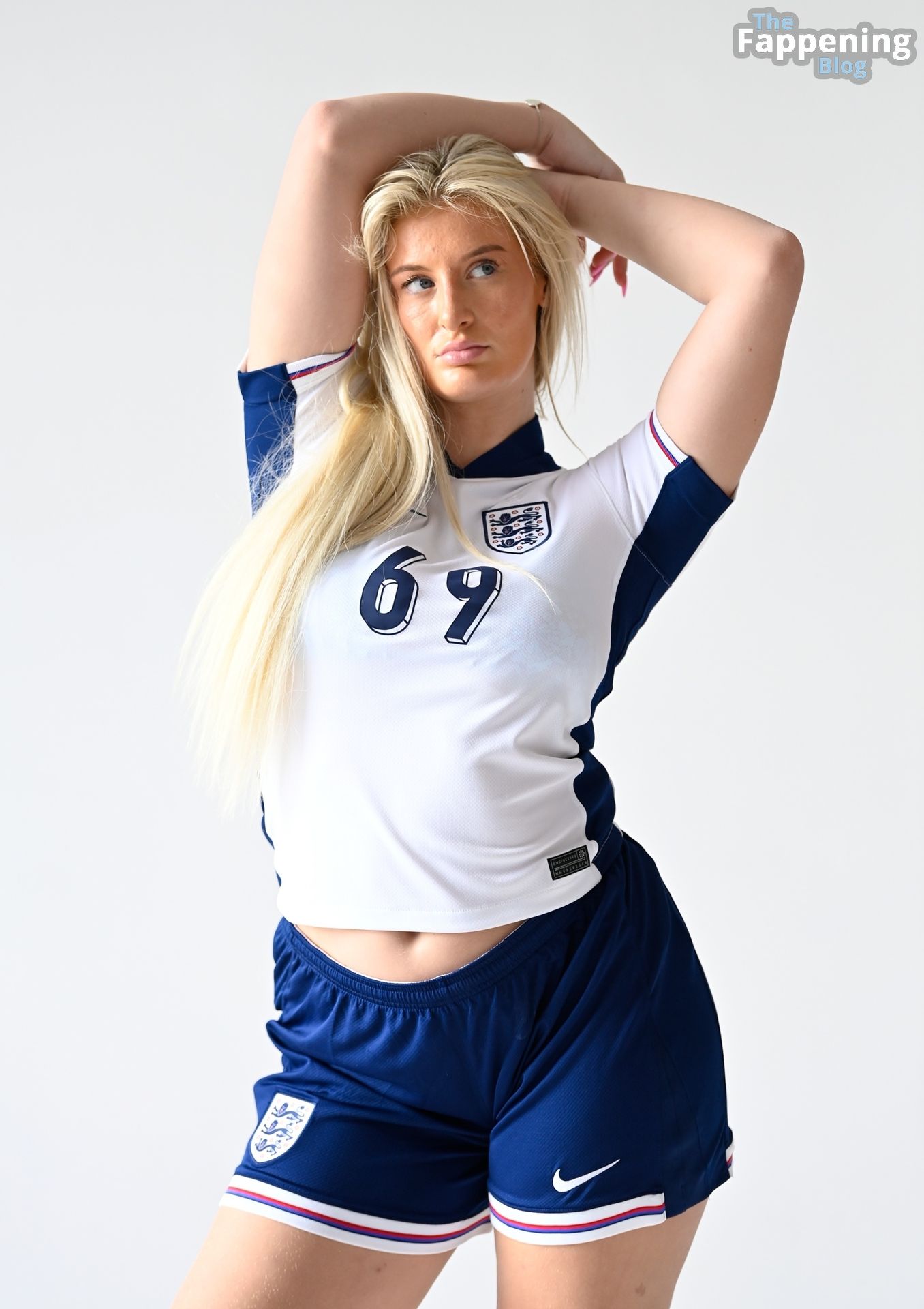 Sophia Isabella Smith Stuns in Her England Kit (Photos)