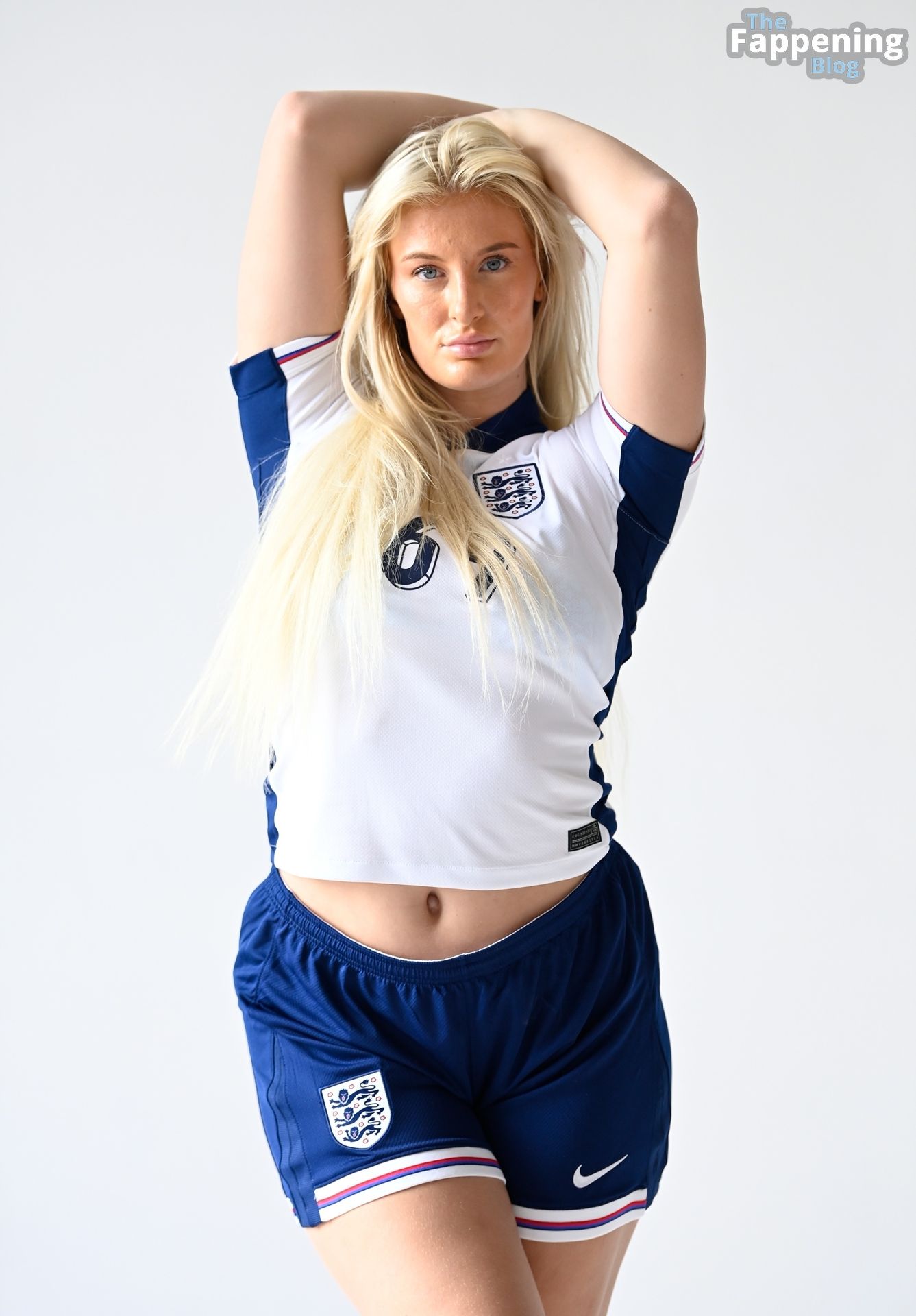 Sophia Isabella Smith Stuns in Her England Kit (Photos)