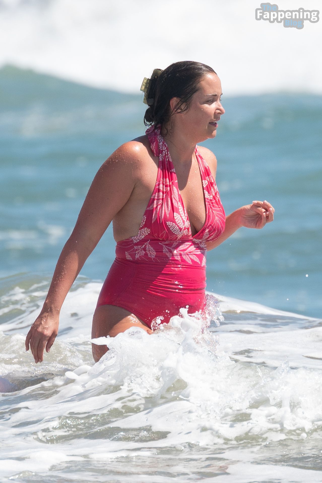 Jacqueline Jossa Has Fun in the Sun on the Beach in Spain (92 Photos)