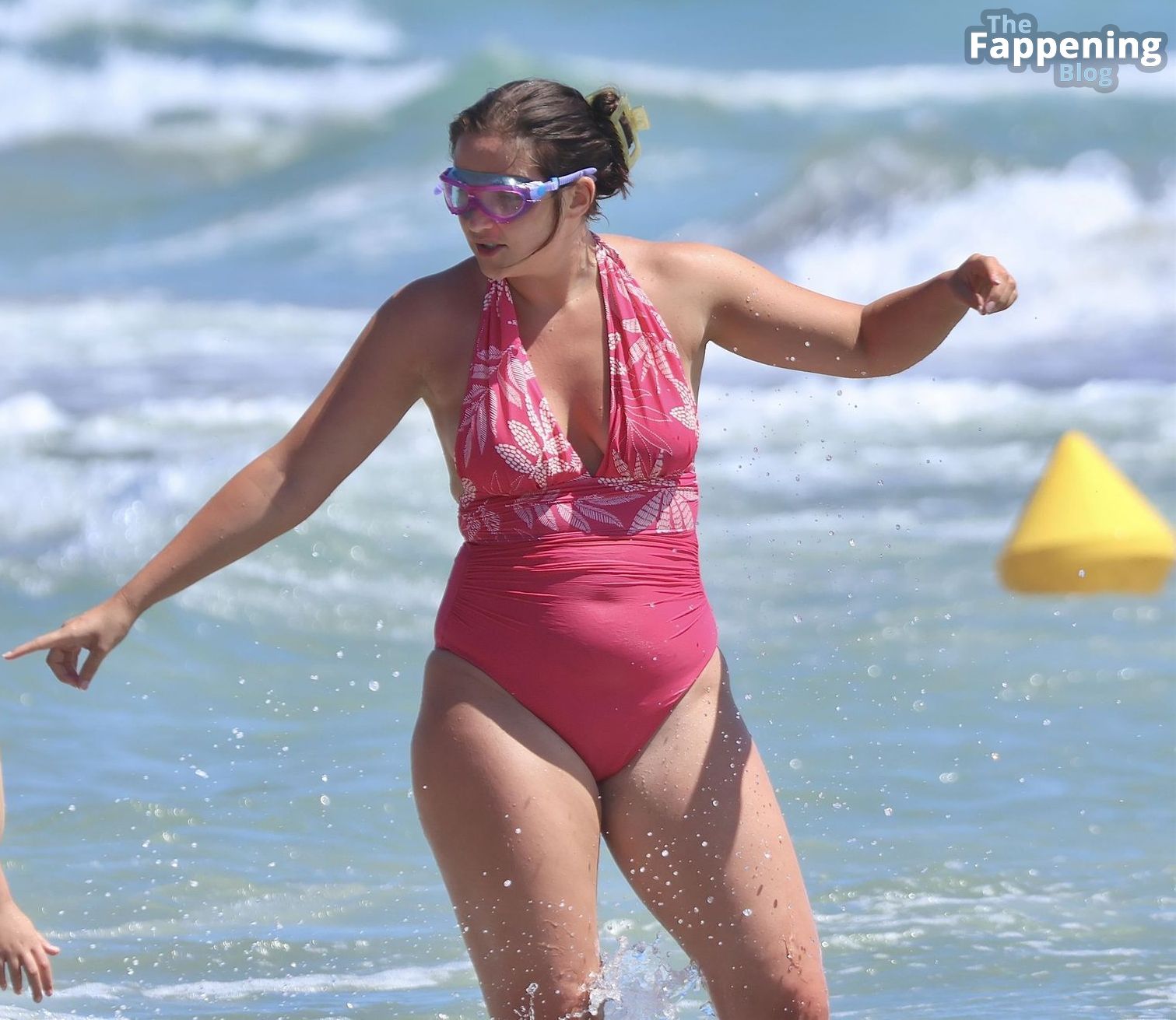 Jacqueline Jossa Has Fun in the Sun on the Beach in Spain (92 Photos)