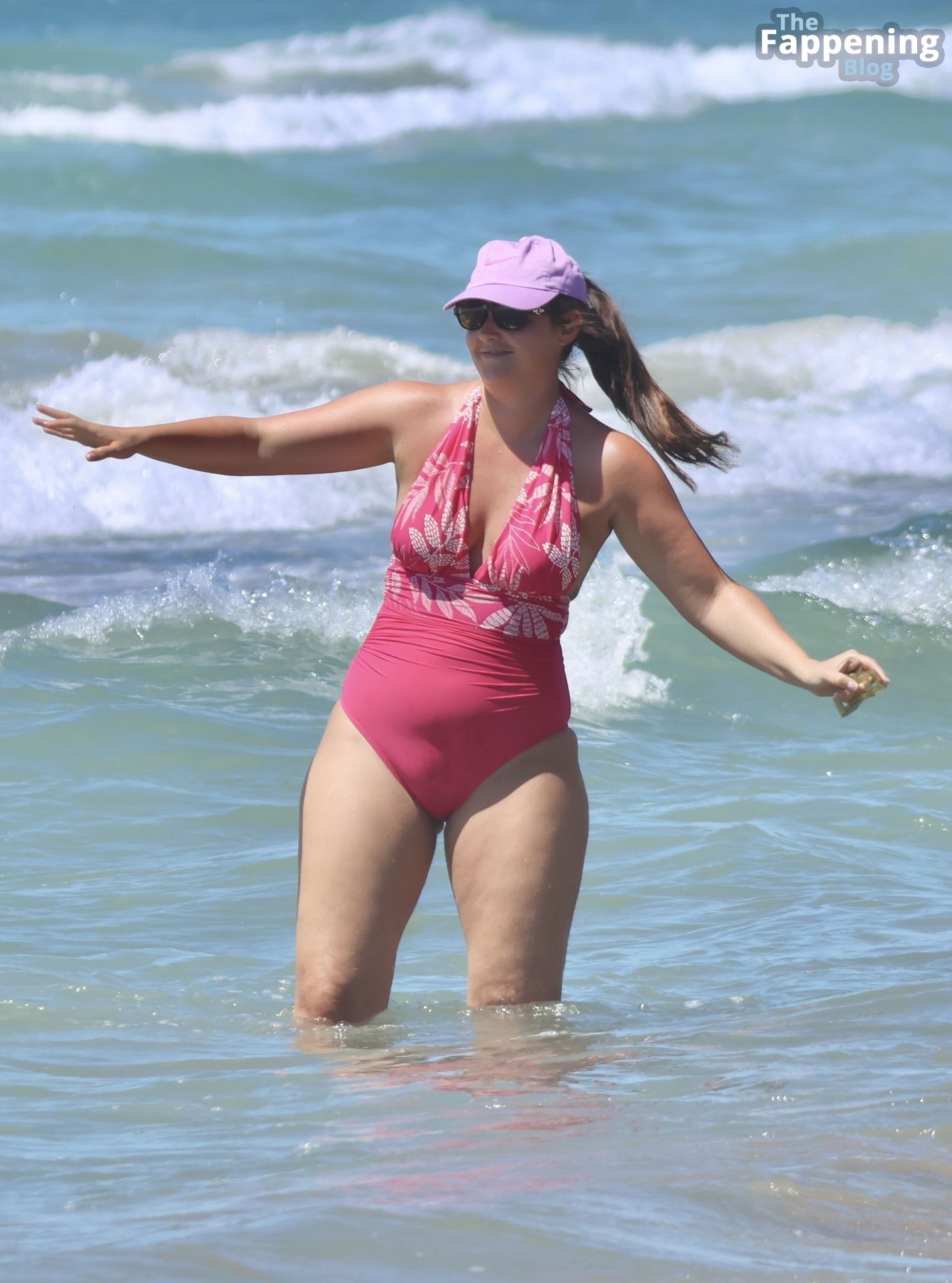 Jacqueline Jossa Has Fun in the Sun on the Beach in Spain (92 Photos)