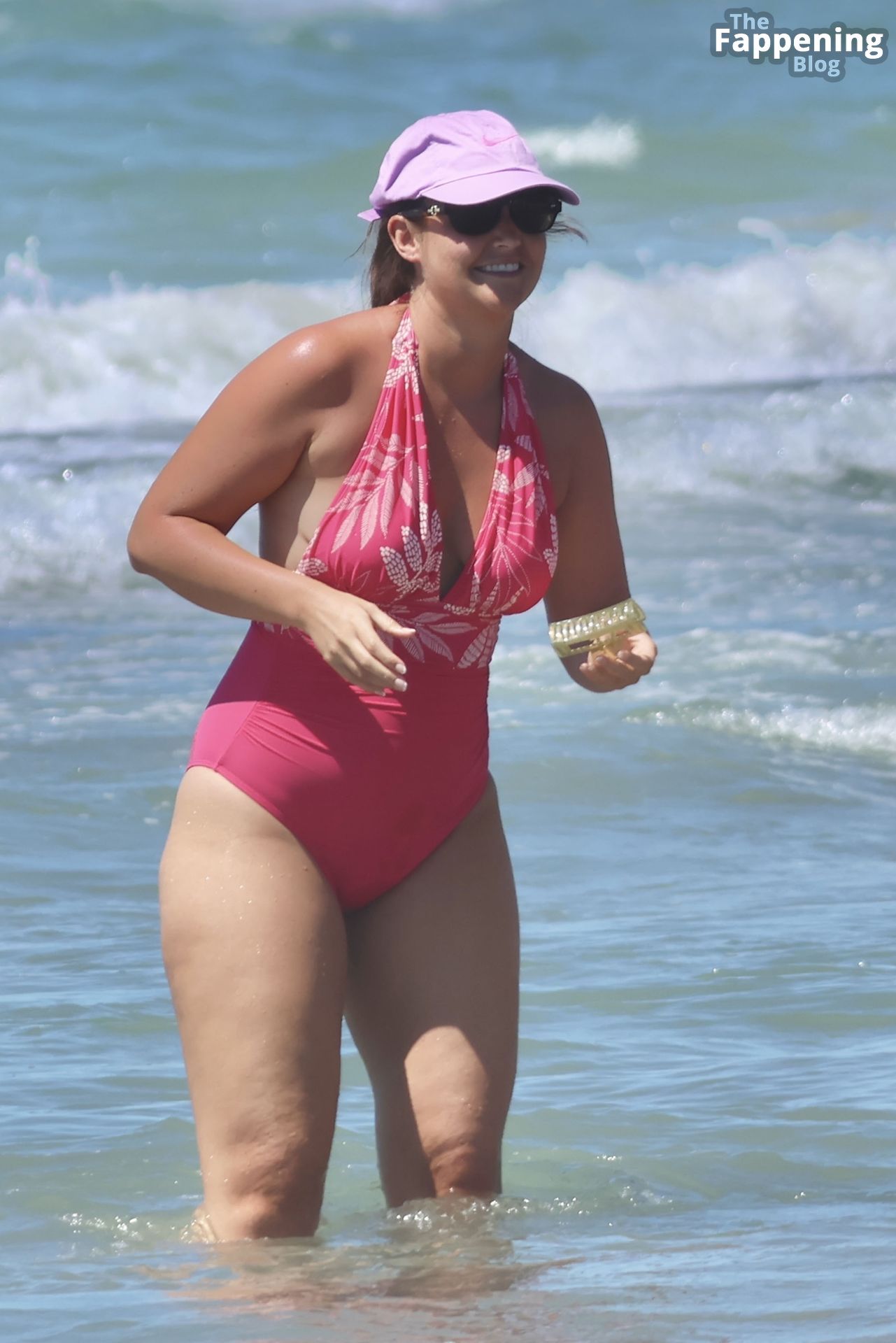 Jacqueline Jossa Has Fun in the Sun on the Beach in Spain (92 Photos)