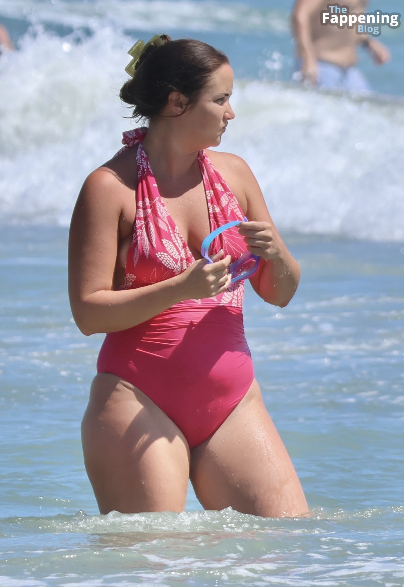 Jacqueline Jossa Has Fun in the Sun on the Beach in Spain (92 Photos)