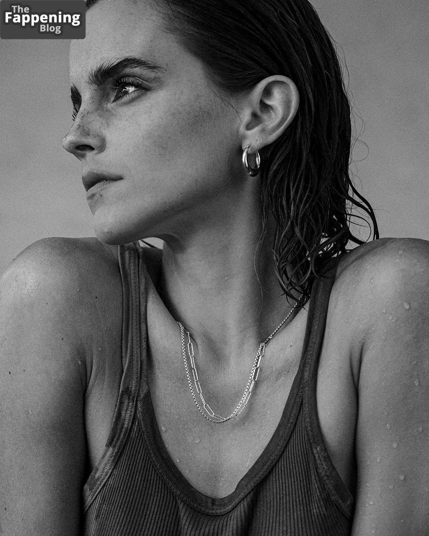 Emma Watson Sexy &amp; Topless (10 Photos)