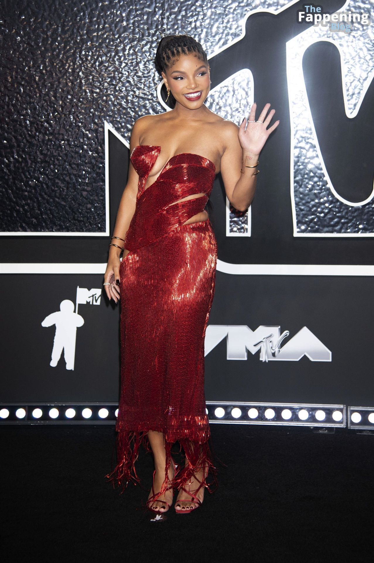 Halle Bailey Shows Off Her Assets at the VMAs (84 Photos)