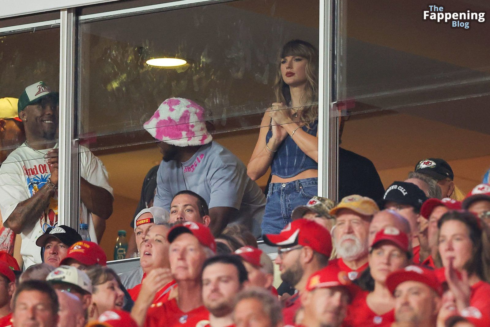 Taylor Swift Looks Stunning in Denim Shorts and Thigh-High Boots at Arrowhead Stadium (19 Photos)