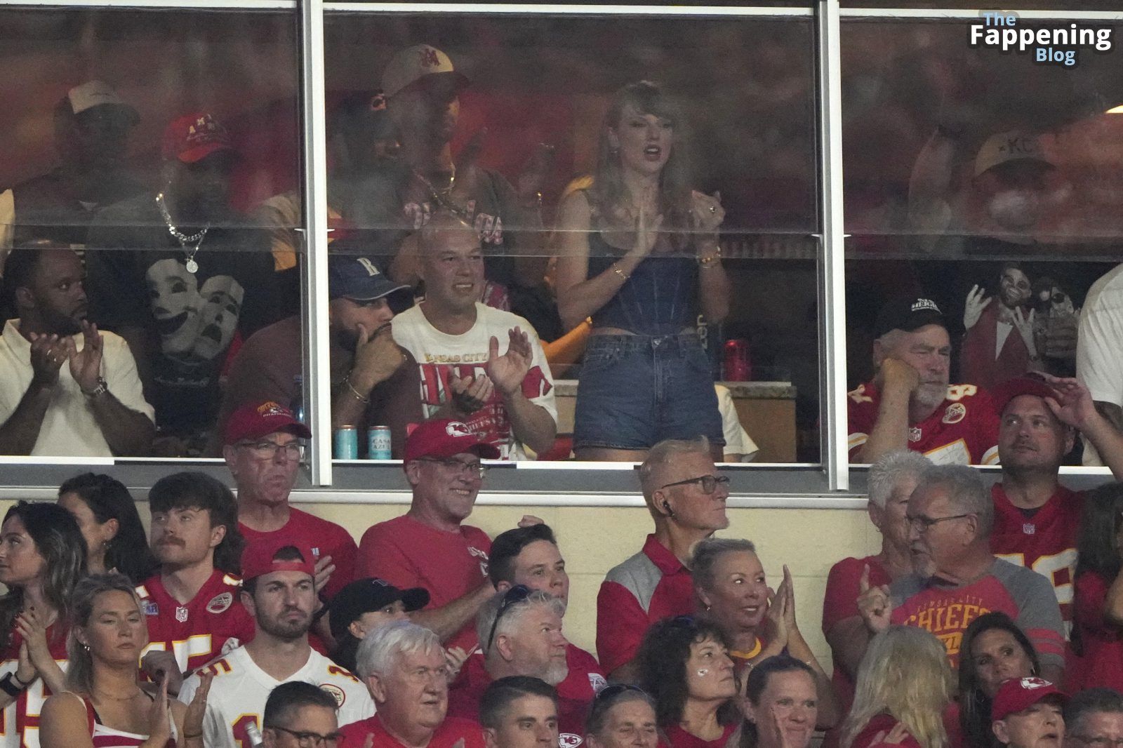 Taylor Swift Looks Stunning in Denim Shorts and Thigh-High Boots at Arrowhead Stadium (19 Photos)