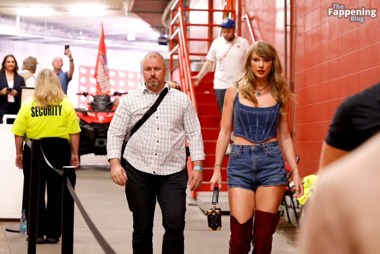 Taylor Swift Looks Stunning in Denim Shorts and Thigh-High Boots at Arrowhead Stadium (19 Photos)