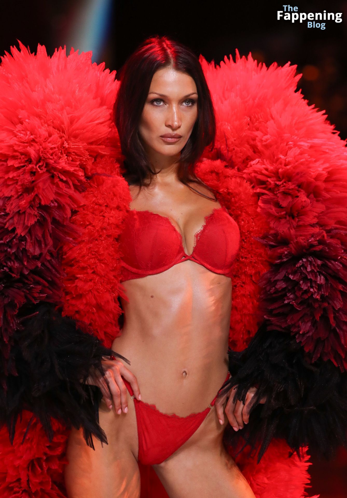 Bella Hadid Looks Stunning in Red at the 2024 Victoria’s Secret Show (63 Photos)