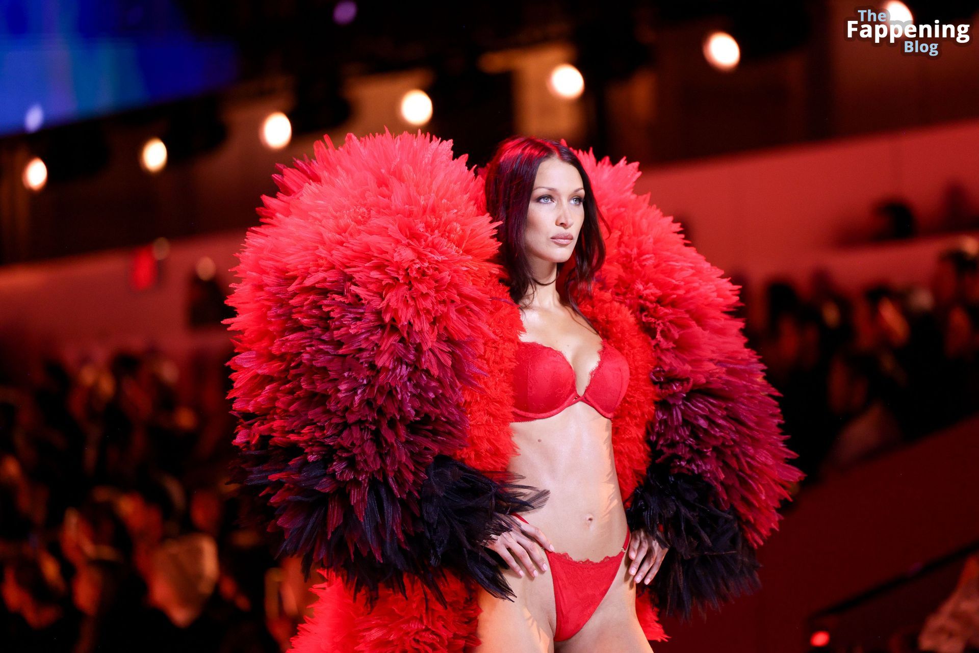 Bella Hadid Looks Stunning in Red at the 2024 Victoria’s Secret Show (63 Photos)