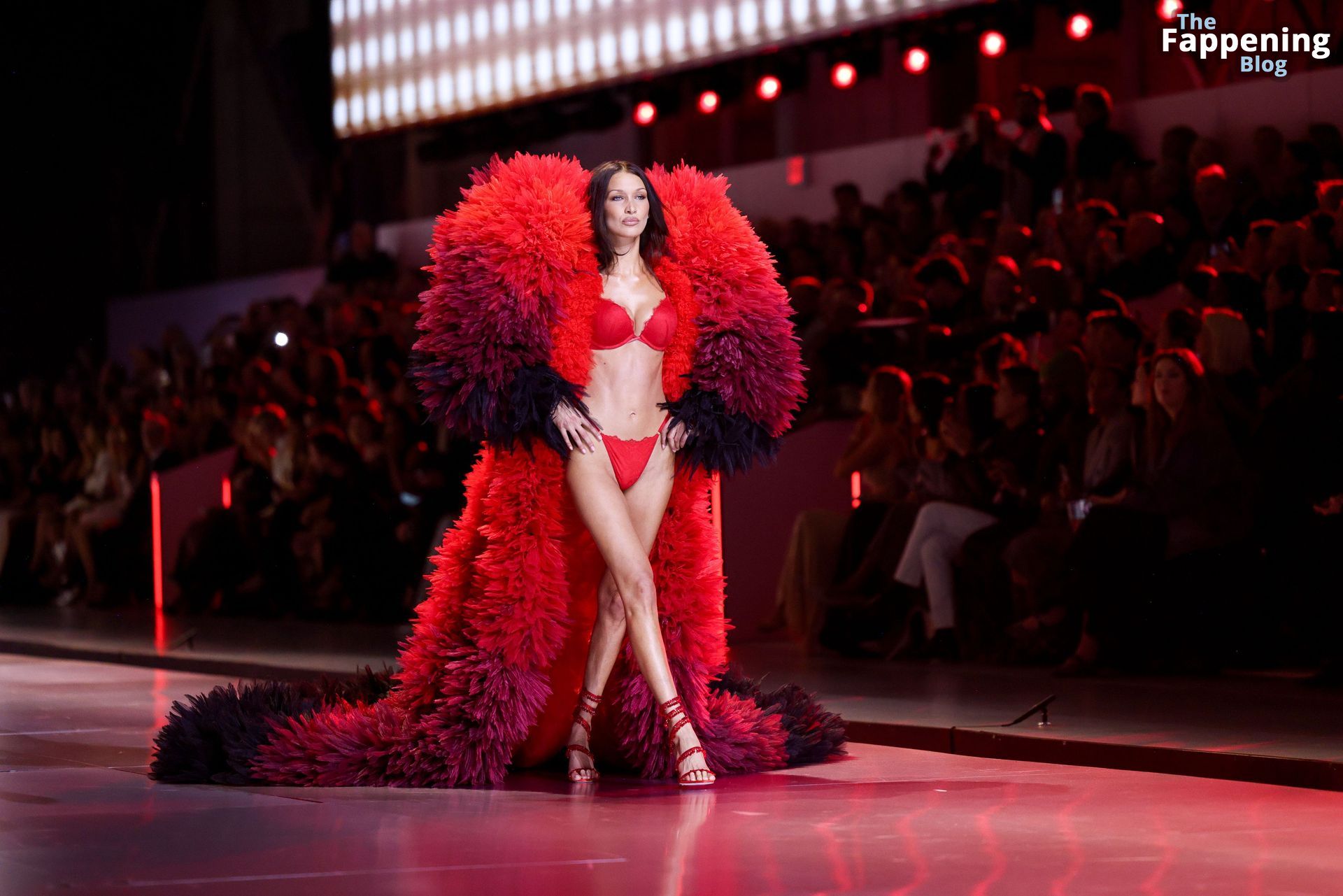 Bella Hadid Looks Stunning in Red at the 2024 Victoria’s Secret Show (63 Photos)