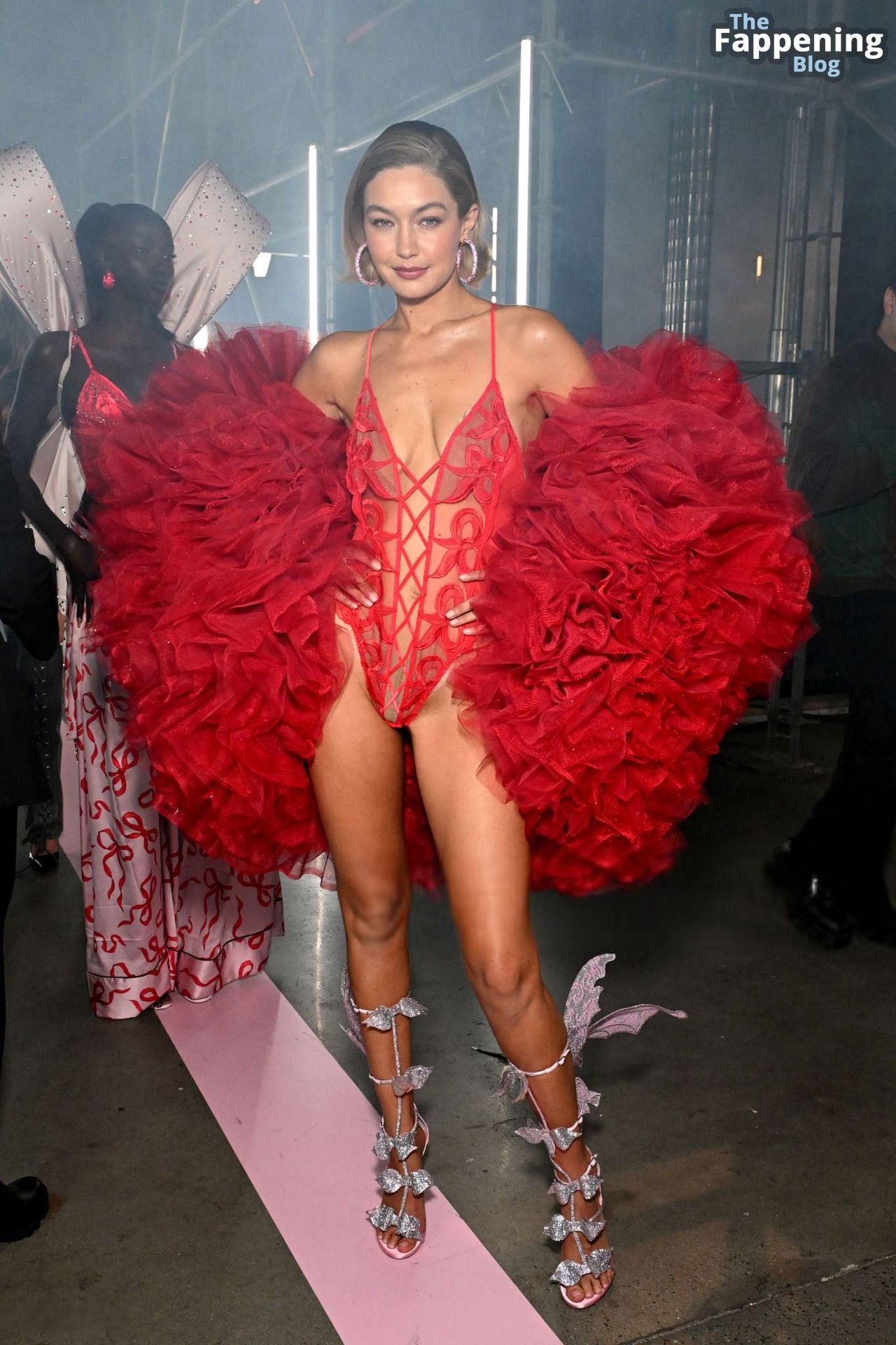 Gigi Hadid Displays Her Sexy Figure at the 2024 Victoria’s Secret Fashion Show (112 Photos)