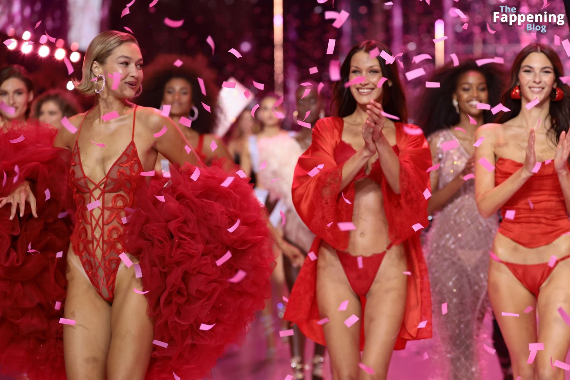 Gigi Hadid Displays Her Sexy Figure at the 2024 Victoria’s Secret Fashion Show (112 Photos)